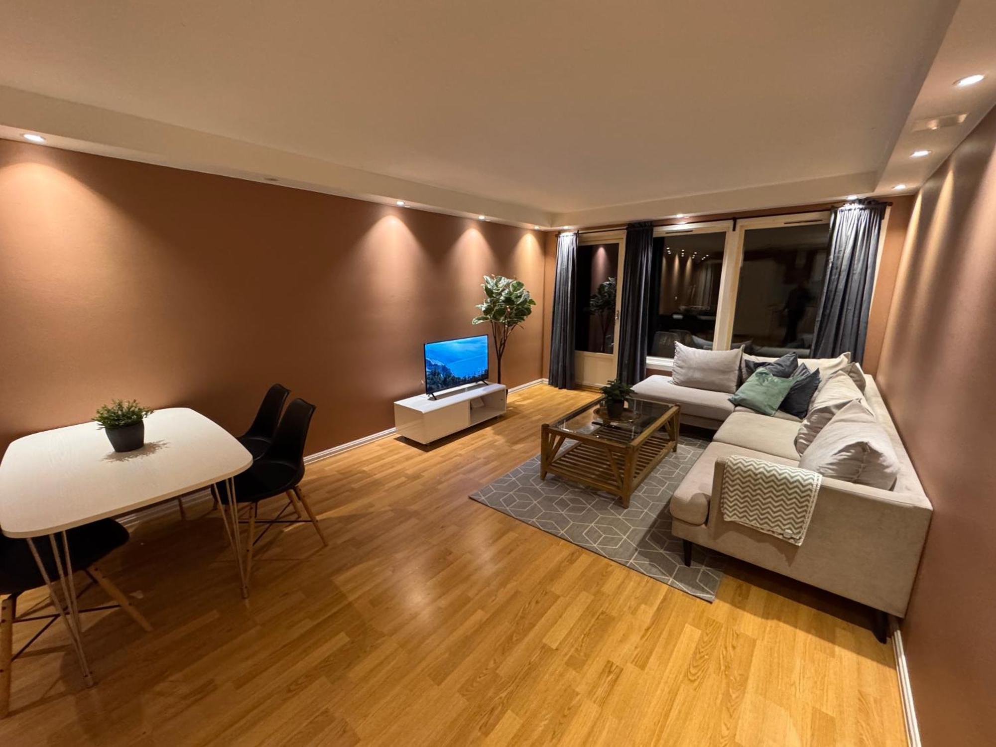 3-bedroom For 7,two Baths, Apartment *